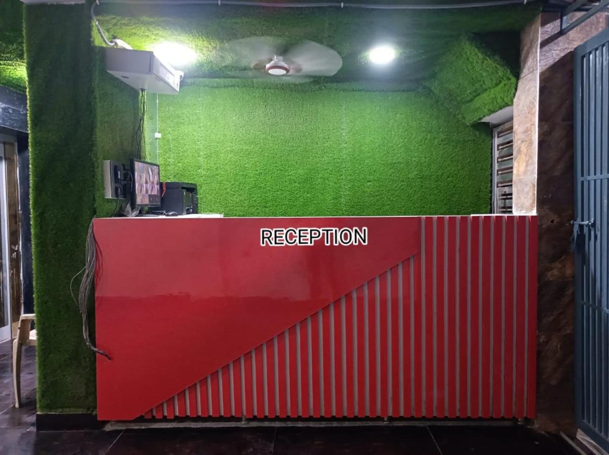 Hotel Twamev Couple Friendly Laxmi Nagar Nueva Delhi Exterior foto