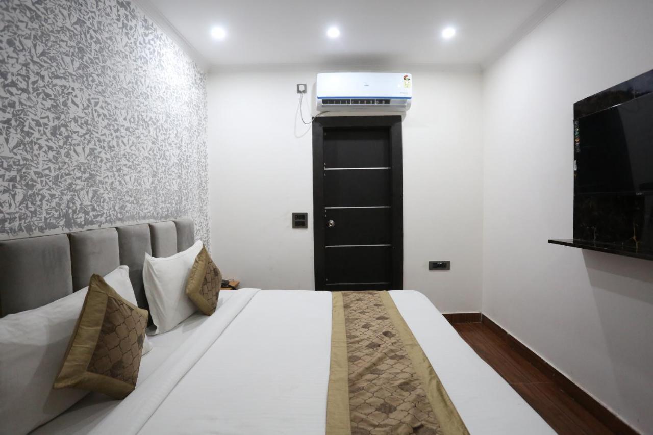 Hotel Twamev Couple Friendly Laxmi Nagar Nueva Delhi Exterior foto