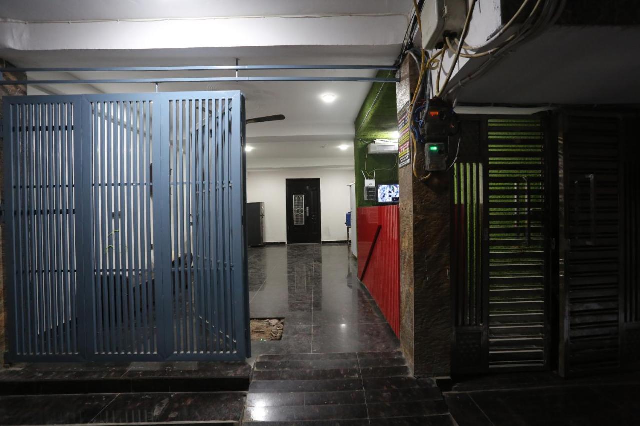 Hotel Twamev Couple Friendly Laxmi Nagar Nueva Delhi Exterior foto