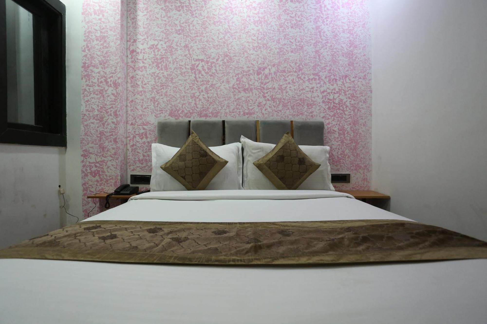 Hotel Twamev Couple Friendly Laxmi Nagar Nueva Delhi Exterior foto