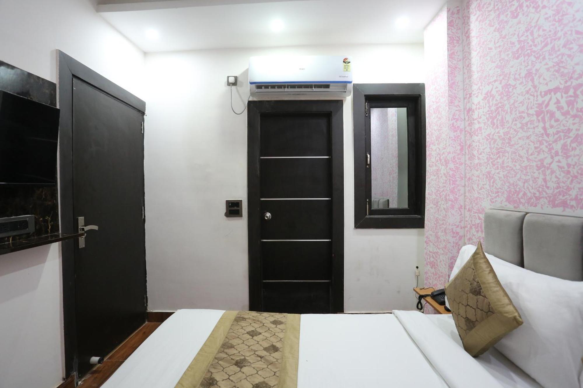 Hotel Twamev Couple Friendly Laxmi Nagar Nueva Delhi Exterior foto