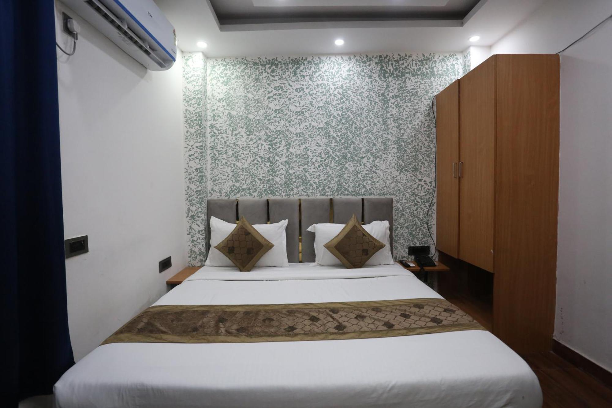 Hotel Twamev Couple Friendly Laxmi Nagar Nueva Delhi Exterior foto