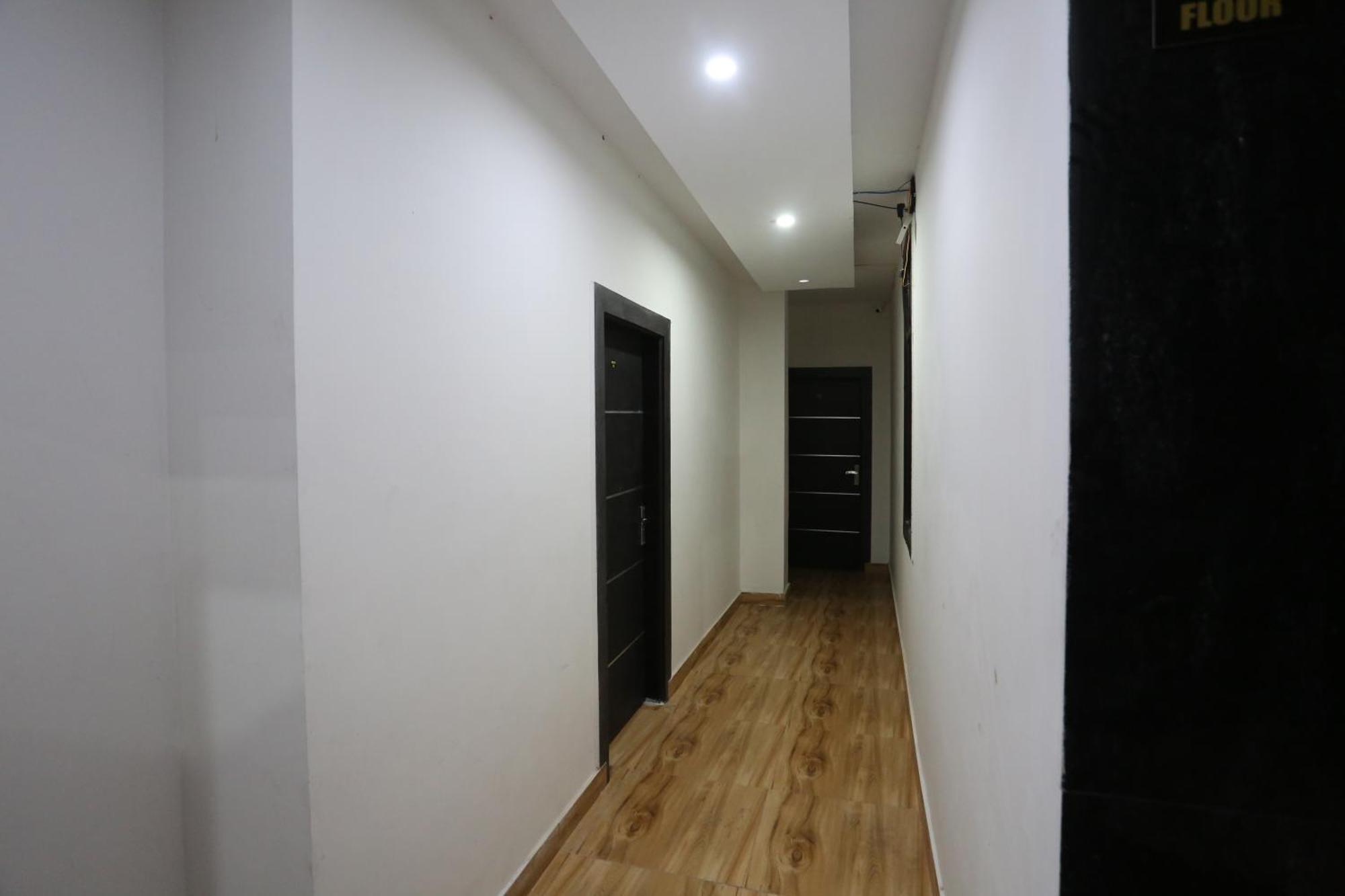 Hotel Twamev Couple Friendly Laxmi Nagar Nueva Delhi Exterior foto