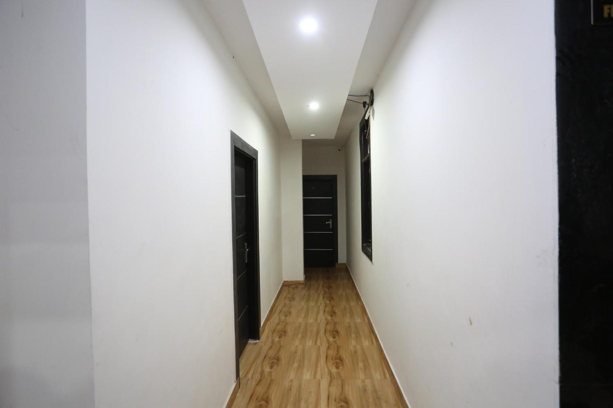 Hotel Twamev Couple Friendly Laxmi Nagar Nueva Delhi Exterior foto