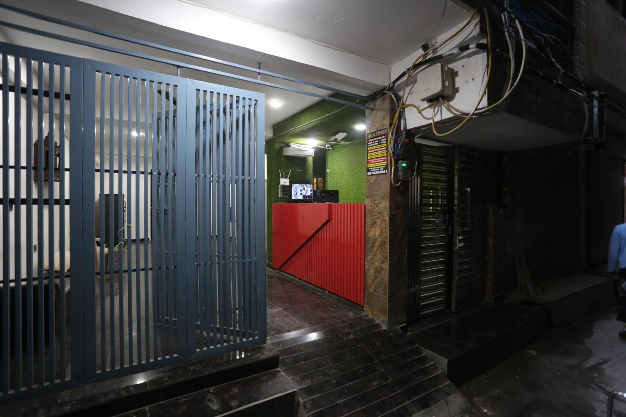 Hotel Twamev Couple Friendly Laxmi Nagar Nueva Delhi Exterior foto